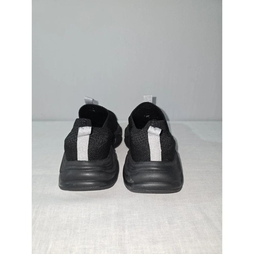 Gaiam Women's Black Slip On Joggers Silver Pull Tab Sneakers Shoes 6.5 M